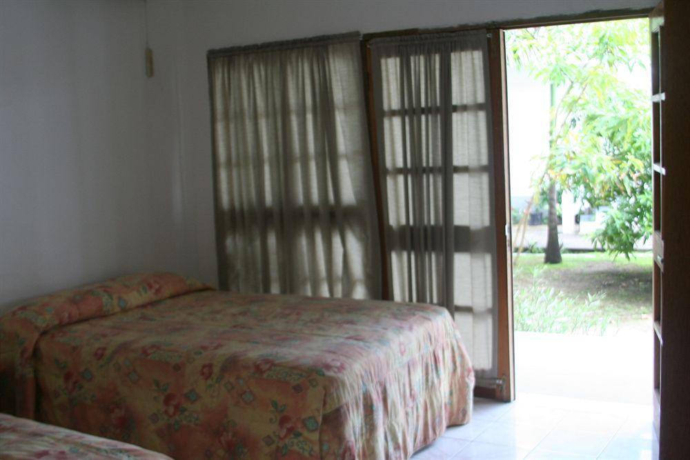 Pure Oasis Resort Negril Buitenkant foto
