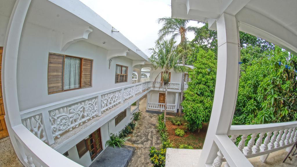Pure Oasis Resort Negril Buitenkant foto