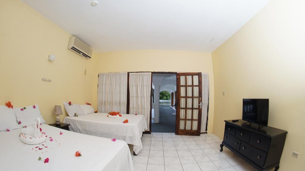 Pure Oasis Resort Negril Buitenkant foto